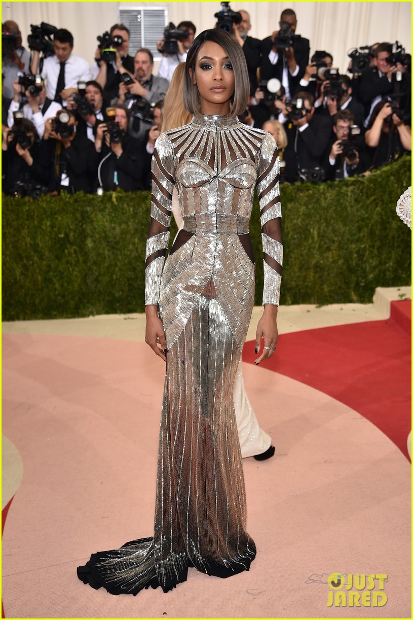 joan-smalls-jourdan-dunn-met-gala-2016-05